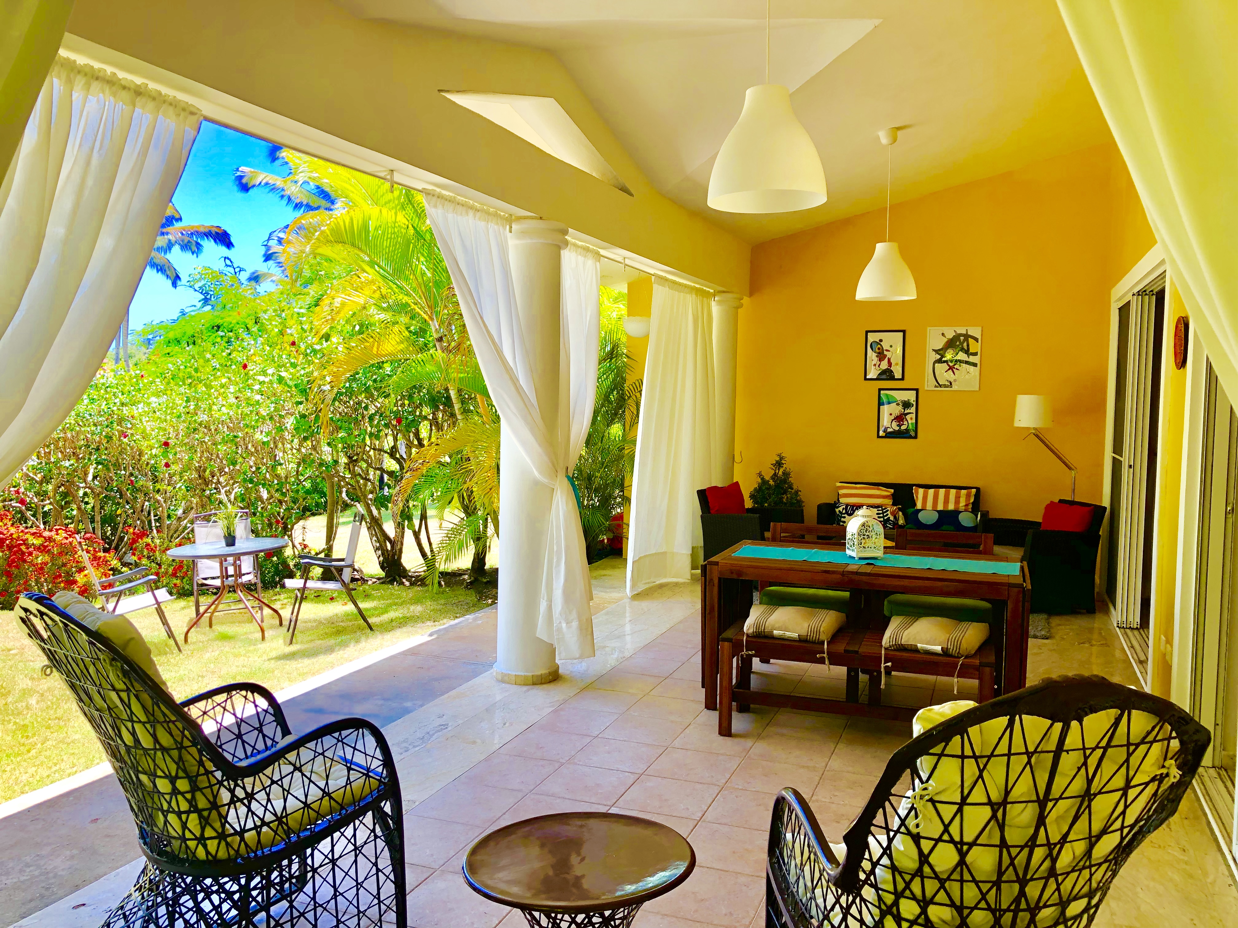 Rentada! Villa  Duplex 3 Dormitorios, 10 Minutos De La Playa, Cocotal Bávaro. República Dominicana
